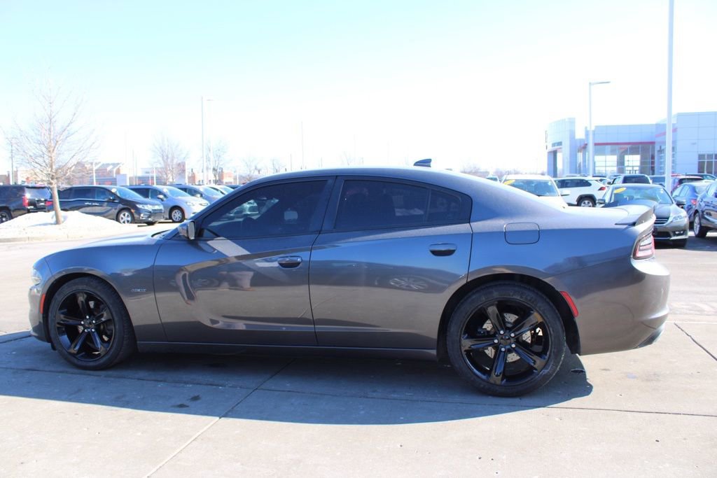 Used 2018 Dodge Charger R/T image 4