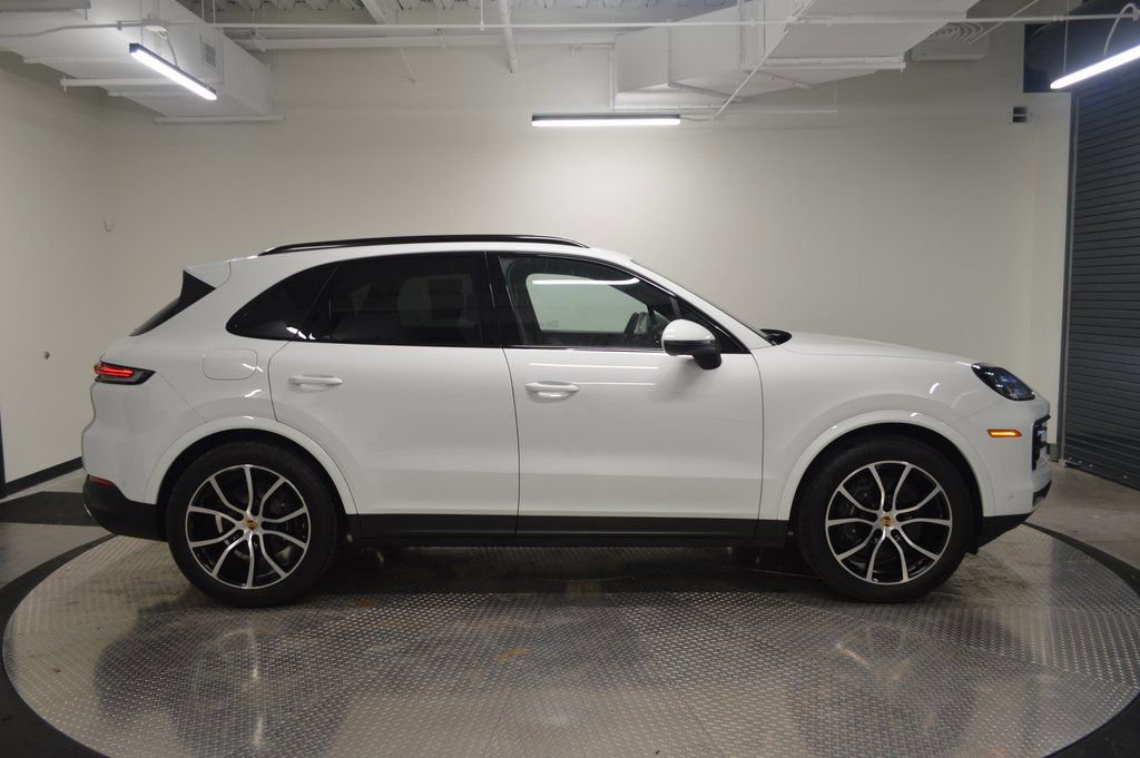Certified 2025 Porsche Cayenne image 6