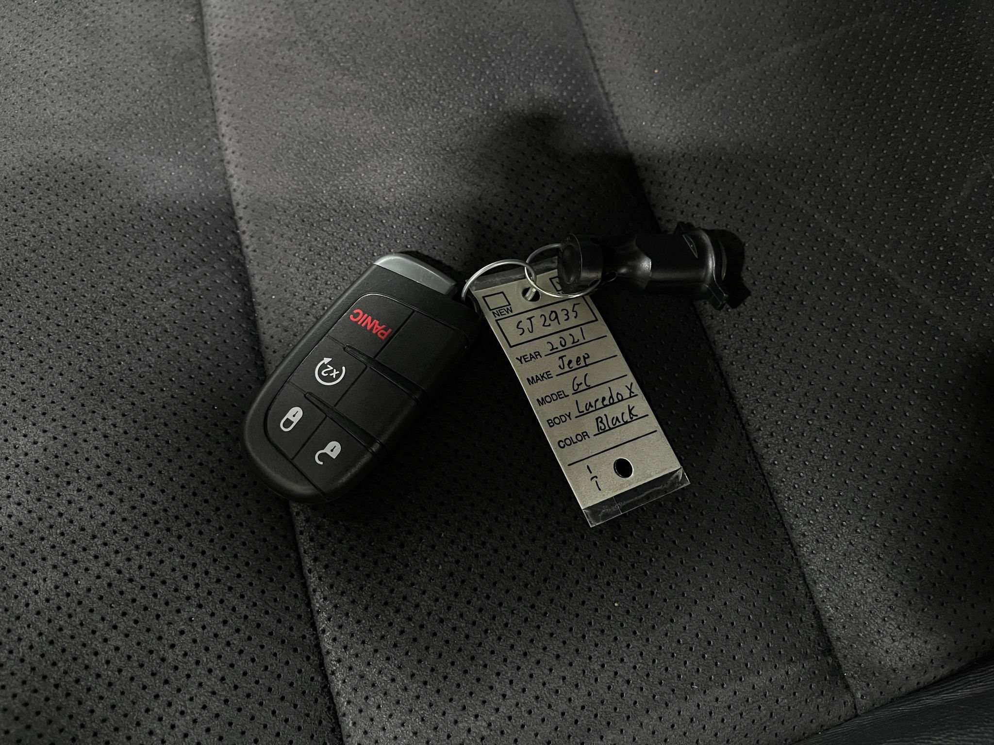 Used 2021 Jeep Grand Cherokee Laredo X AWD/4WD image 36