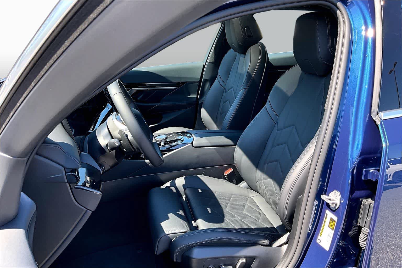 Used 2026 BMW 530i RWD image 8