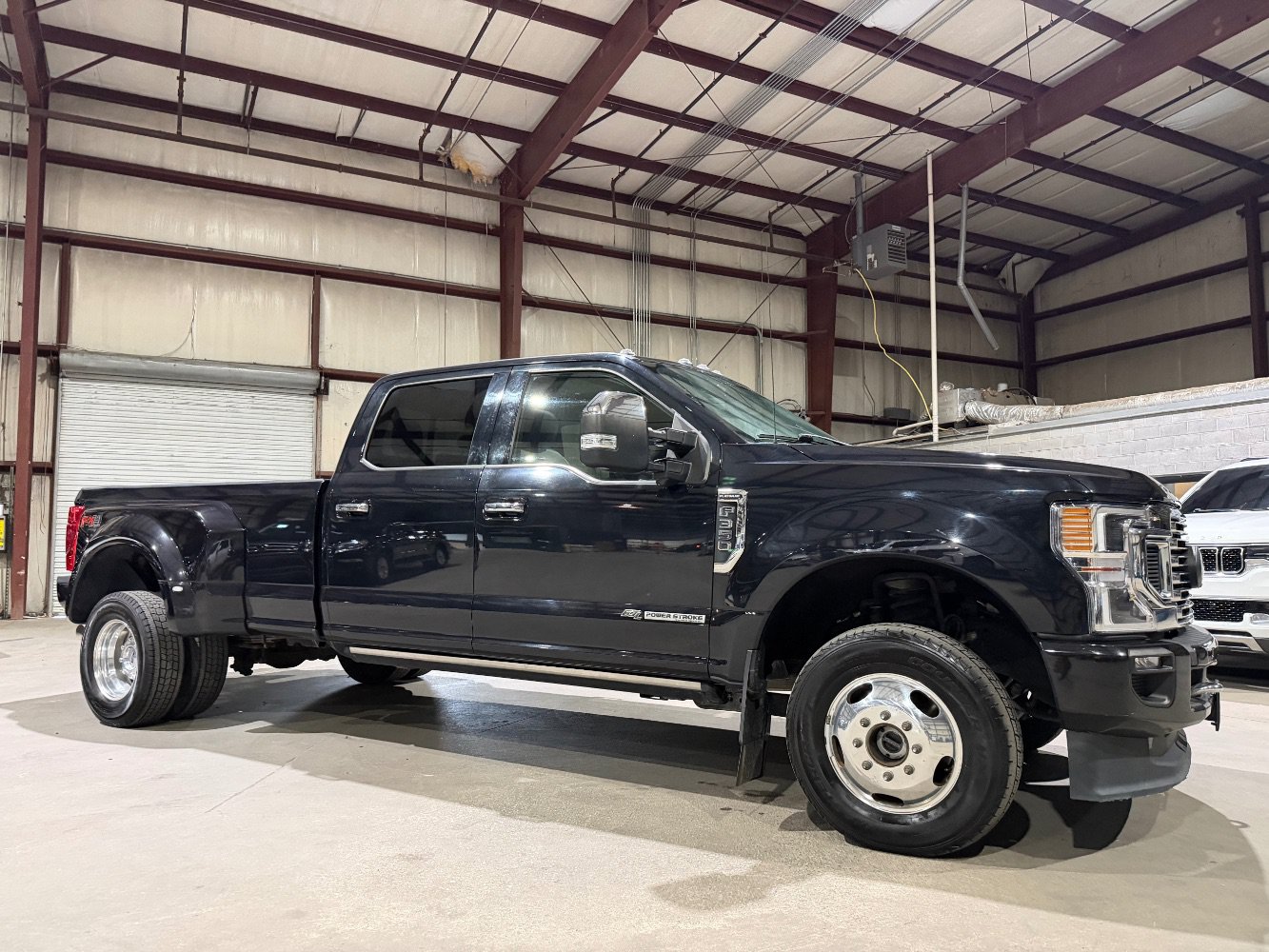 Used 2020 Ford F350 Platinum AWD/4WD image 3