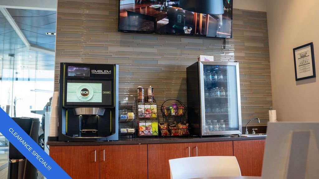 Used 2022 GMC Terrain SLT image 26