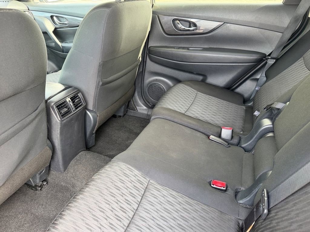 Used 2019 Nissan Rogue S w/ Special Edition Package FWD image 15