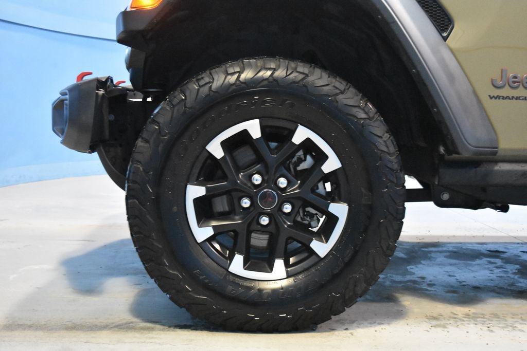 Used 2025 Jeep Wrangler Unlimited Rubicon AWD/4WD image 23