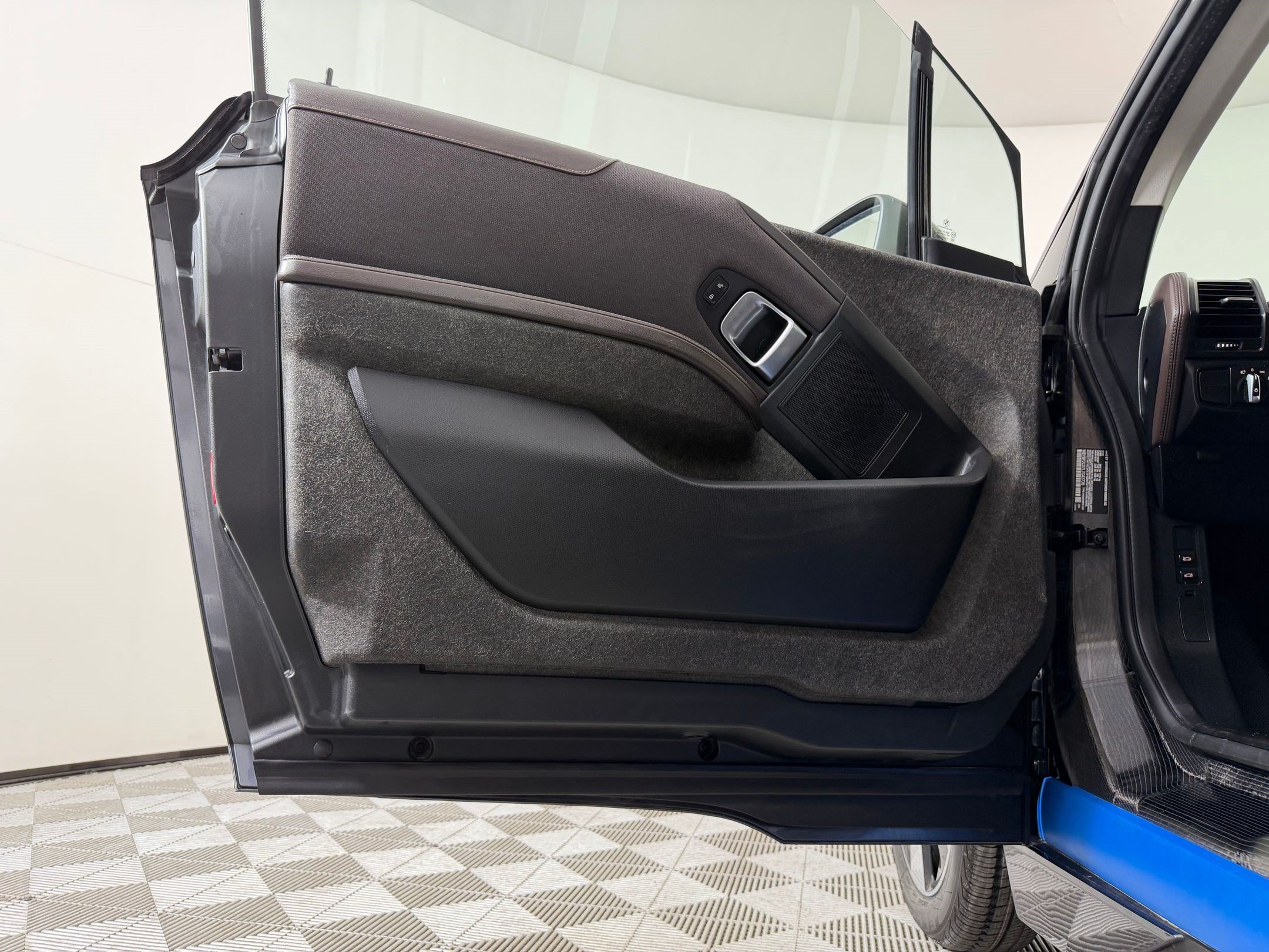 Used 2020 BMW i3 RWD image 13
