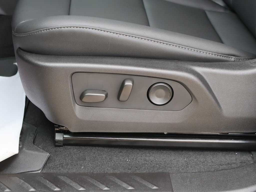 New 2025 GMC Canyon Elevation w/ Convenience Package image 15