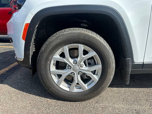 Used 2023 Jeep Grand Cherokee L Limited w/ MOPAR Finishing Package AWD/4WD image 20