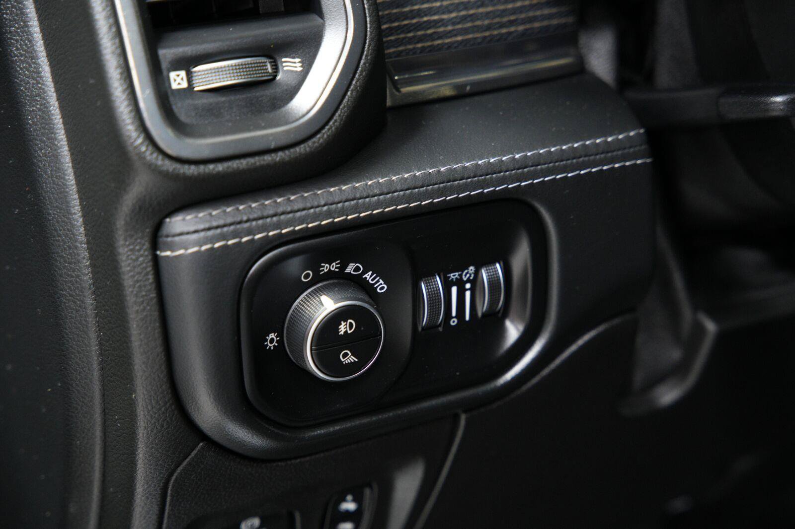 Used 2019 RAM 1500 Limited AWD/4WD image 47