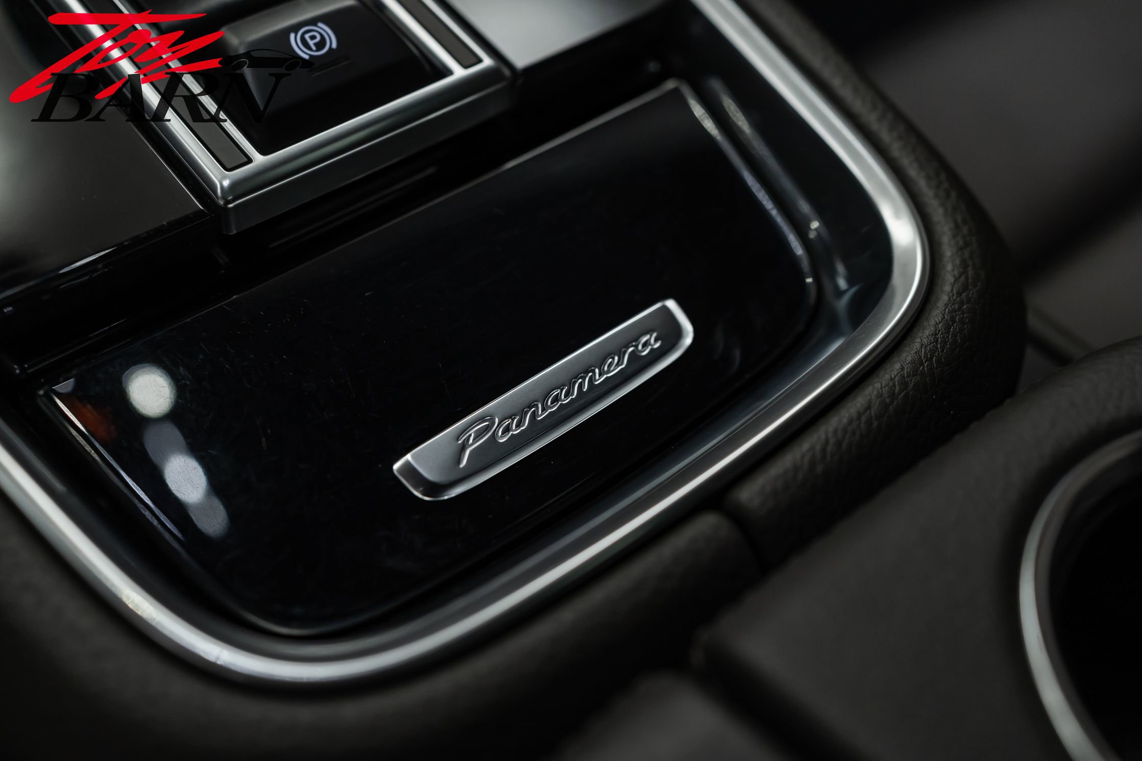 Used 2018 Porsche Panamera 4 image 46