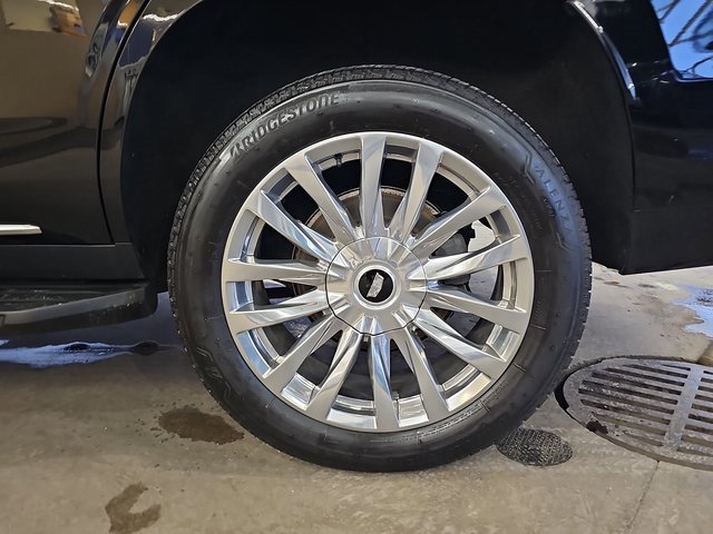 Used 2022 Cadillac Escalade Premium Luxury w/ LPO, Floor Liner Package image 38