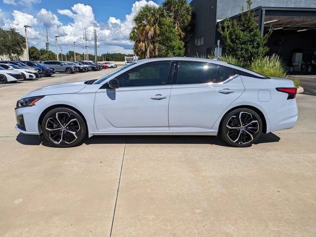 Used 2024 Nissan Altima 2.5 SR w/ SR Premium Package FWD image 8