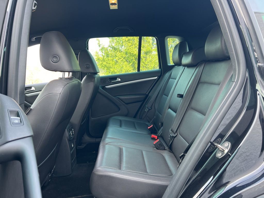 Used 2016 Volkswagen Tiguan R-Line FWD image 28