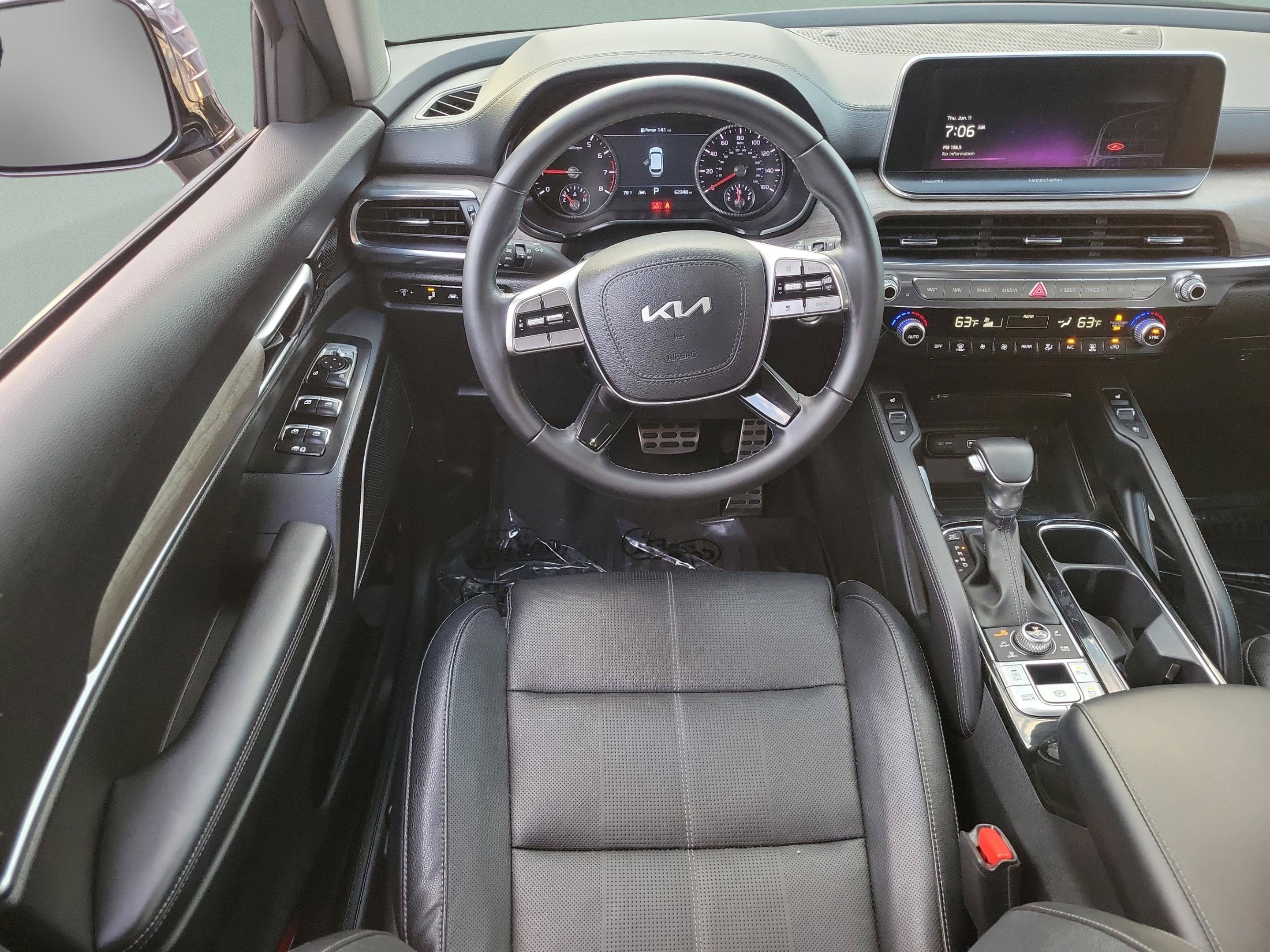 Certified 2022 Kia Telluride SX w/ Nightfall Edition Package AWD/4WD image 9