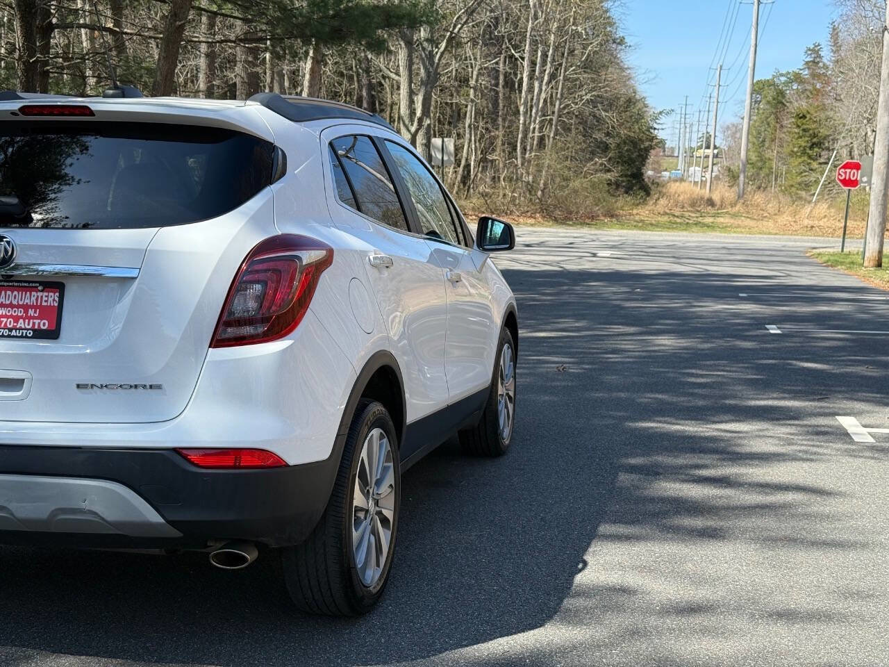 Used 2021 Buick Encore Preferred image 6