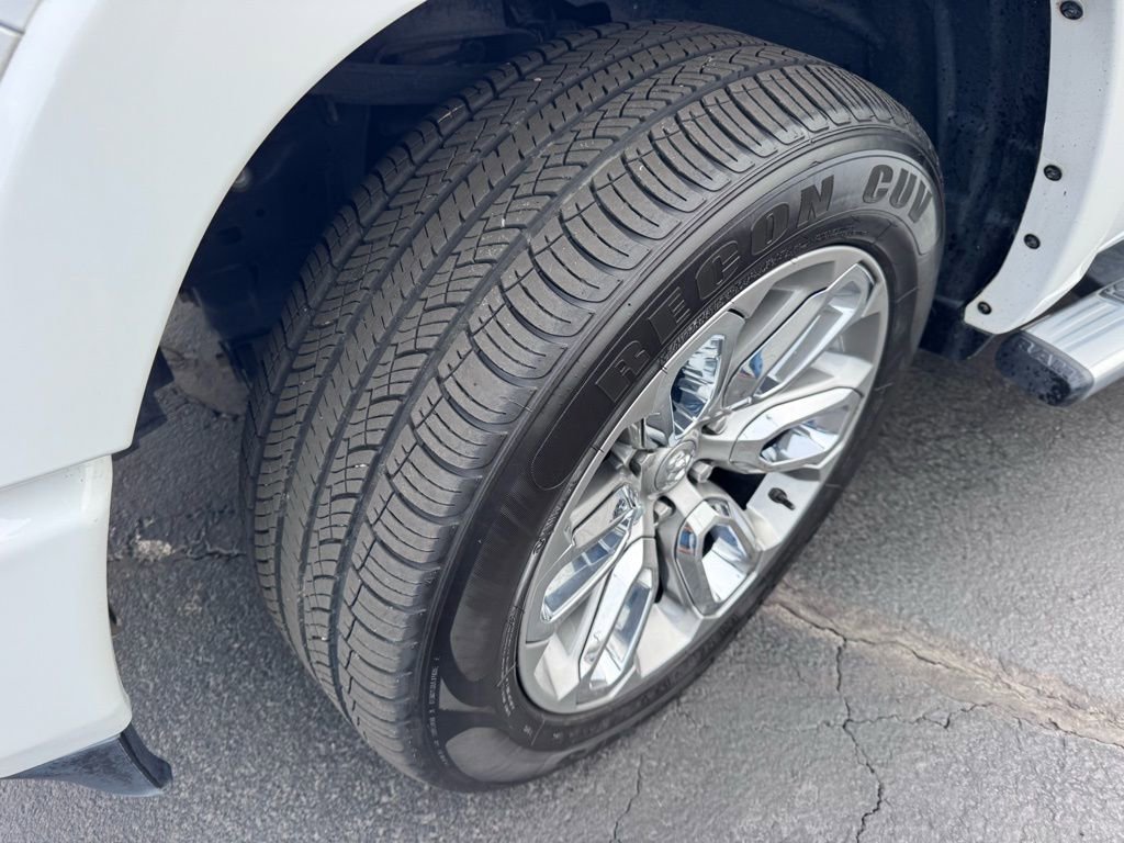 Used 2022 RAM 1500 Laramie w/ Sport Appearance Package image 16