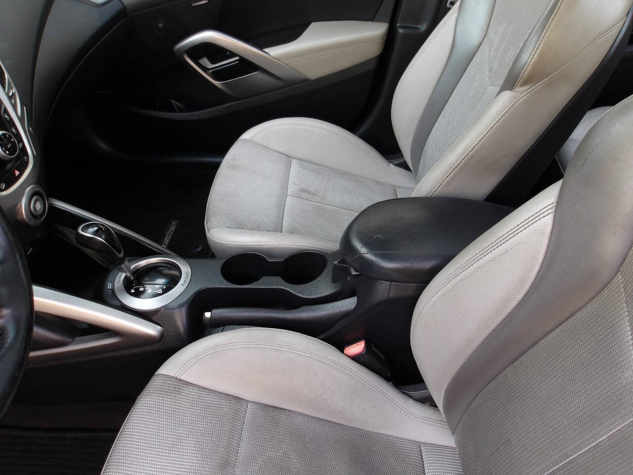 Used 2013 Hyundai Veloster w/ Tech Pkg FWD image 21