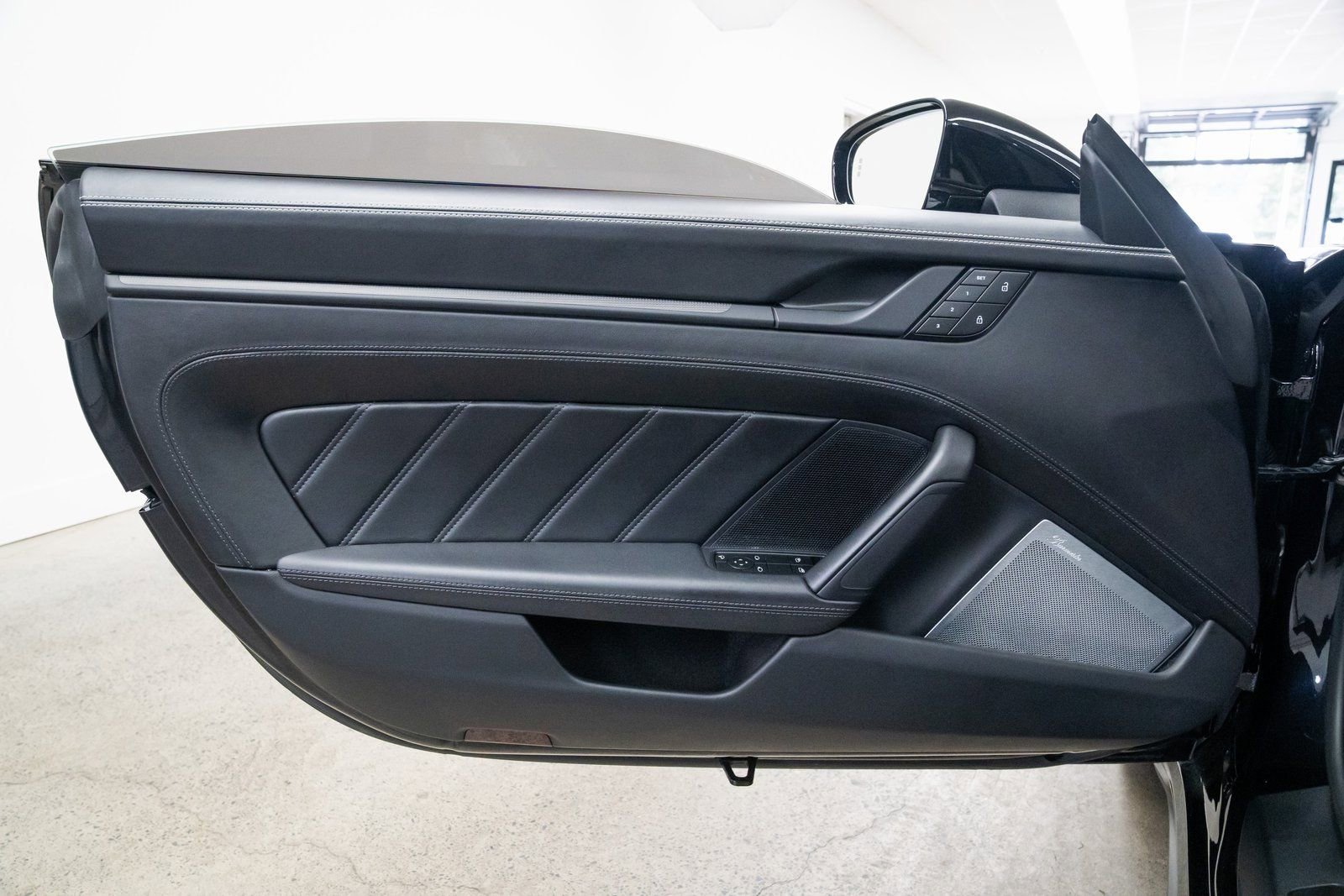 Used 2023 Porsche 911 Targa 4 GTS image 15