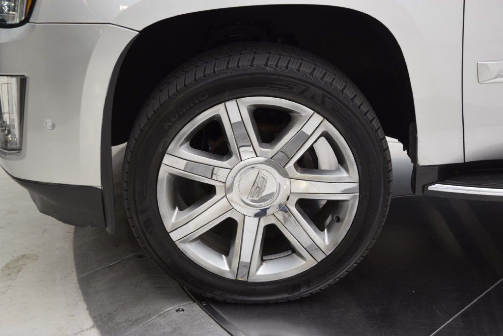 Used 2018 Cadillac Escalade ESV Luxury RWD image 12