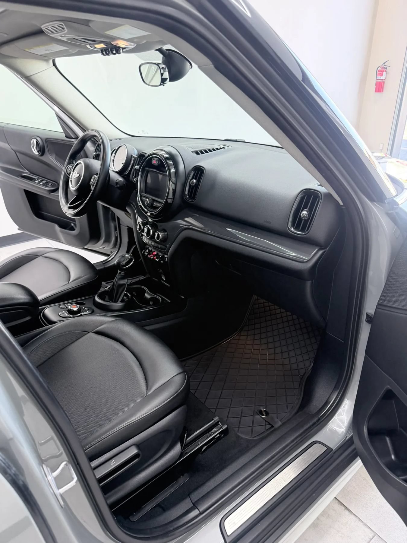 Used 2018 MINI Cooper Countryman FWD image 12