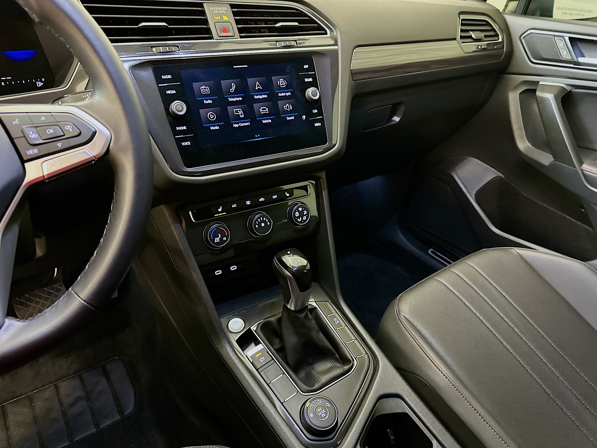 Used 2024 Volkswagen Tiguan Wolfsburg Edition image 26