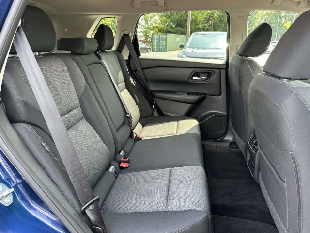 Used 2024 Nissan Rogue SV AWD/4WD image 12