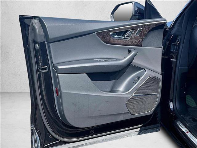 Used 2021 Audi Q8 Premium Plus w/ Premium Plus Package image 18