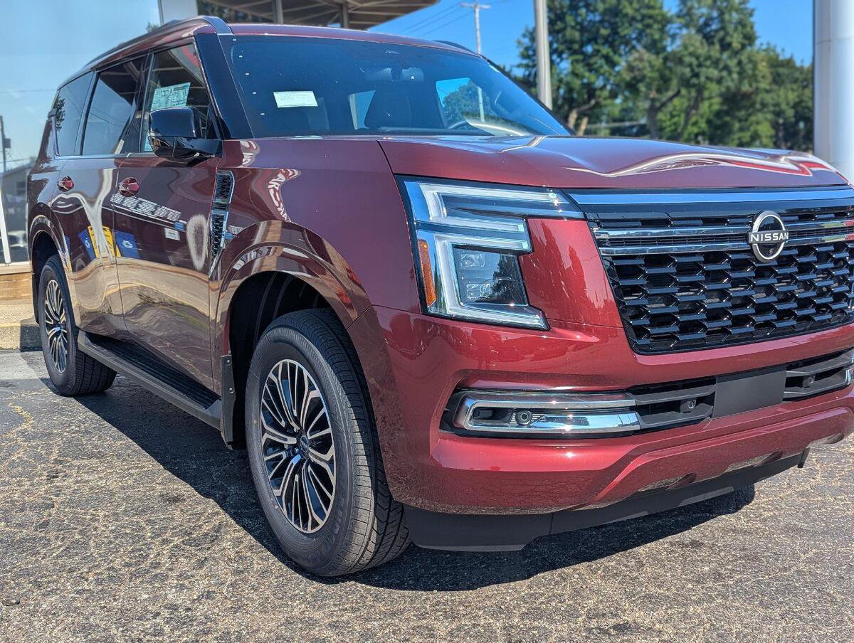 New 2026 Nissan Armada SL w/ Captain's Chari Seat Package AWD/4WD image 12