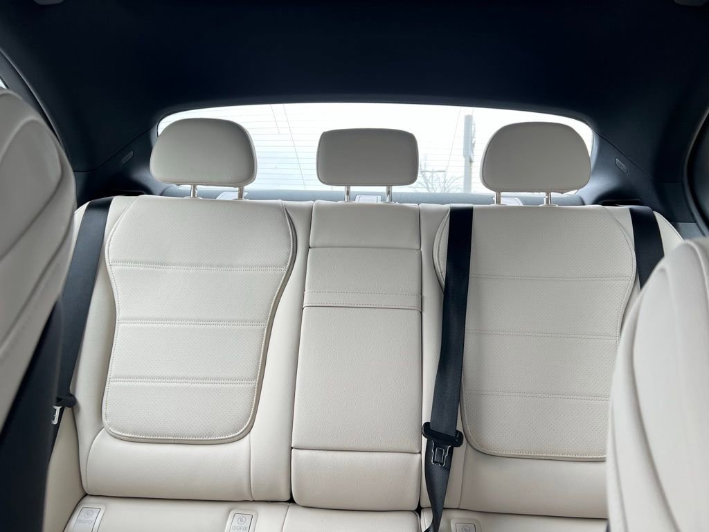 New 2026 Mercedes-Benz C 300 4MATIC Sedan image 24