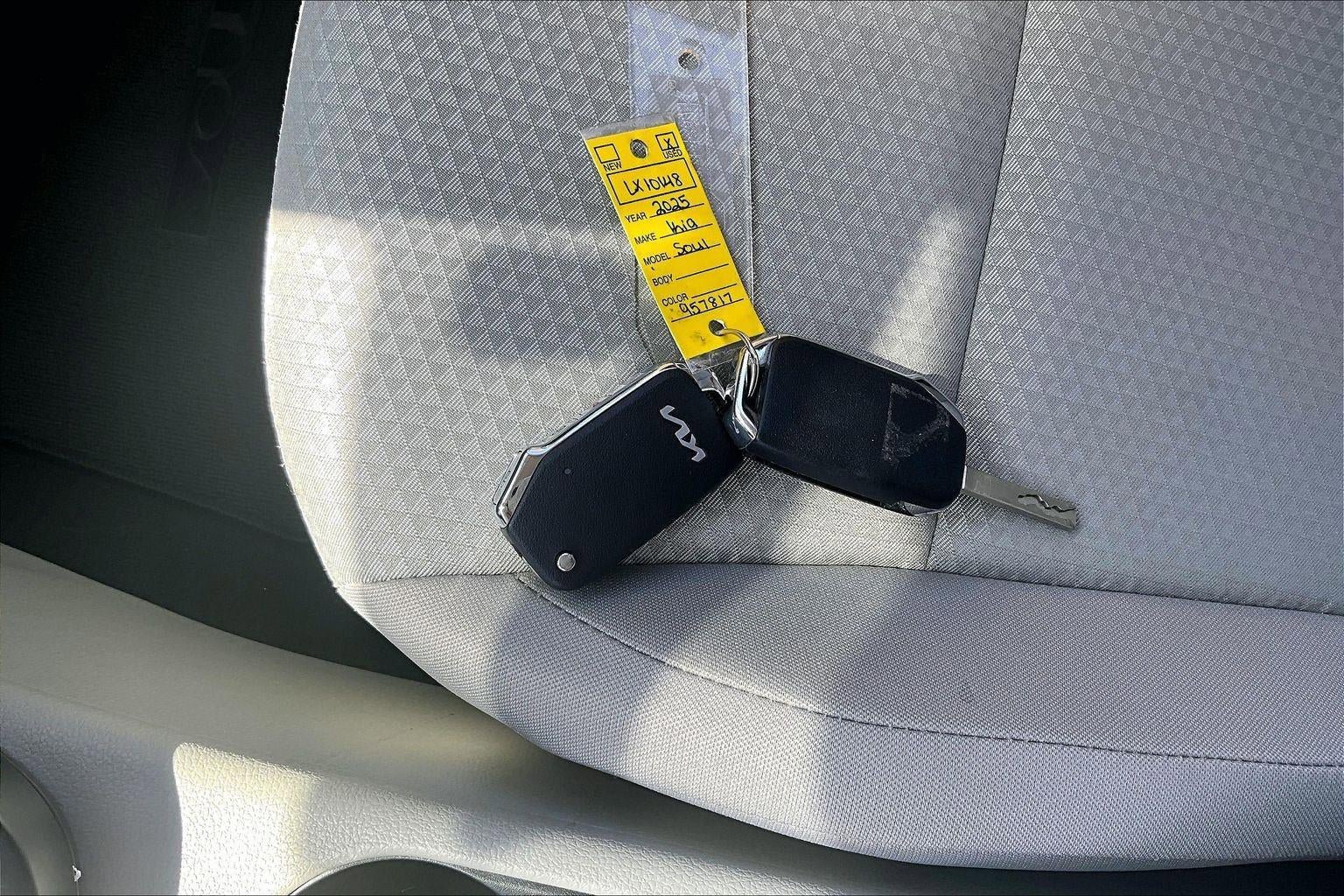 Used 2025 Kia Soul LX FWD image 35