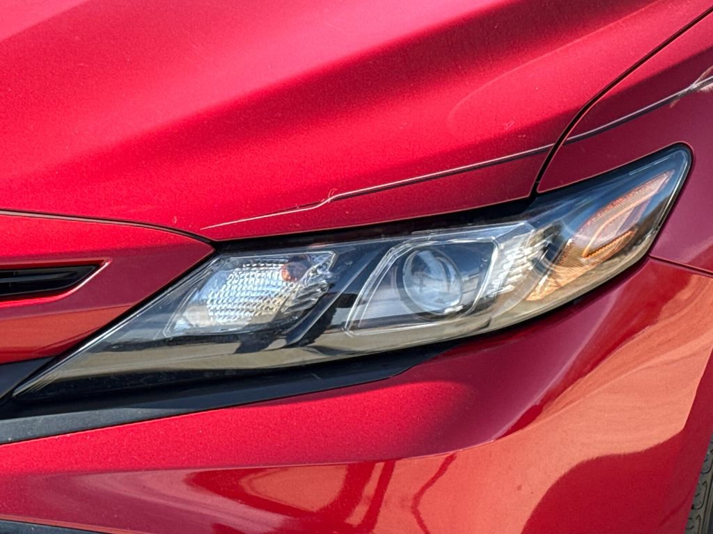 Used 2024 Toyota Camry SE image 4