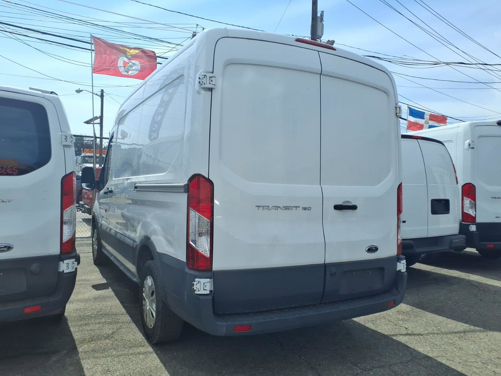 Used 2017 Ford Transit 150 130 Medium Roof image 4