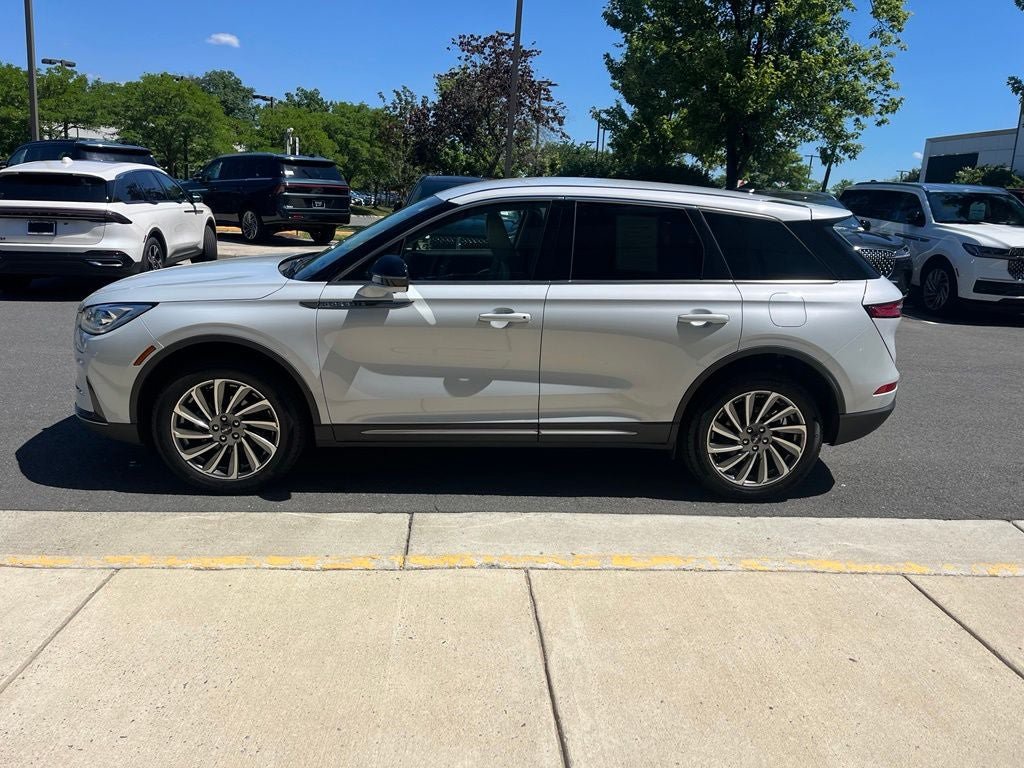 Certified 2025 Lincoln Corsair Reserve FWD image 6