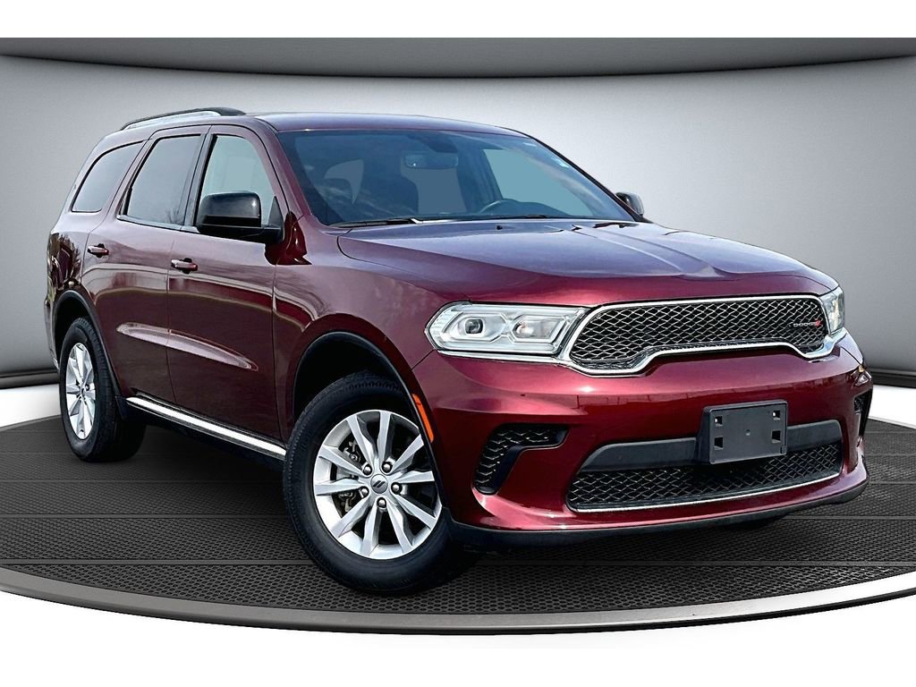 Used 2023 Dodge Durango SXT image 2