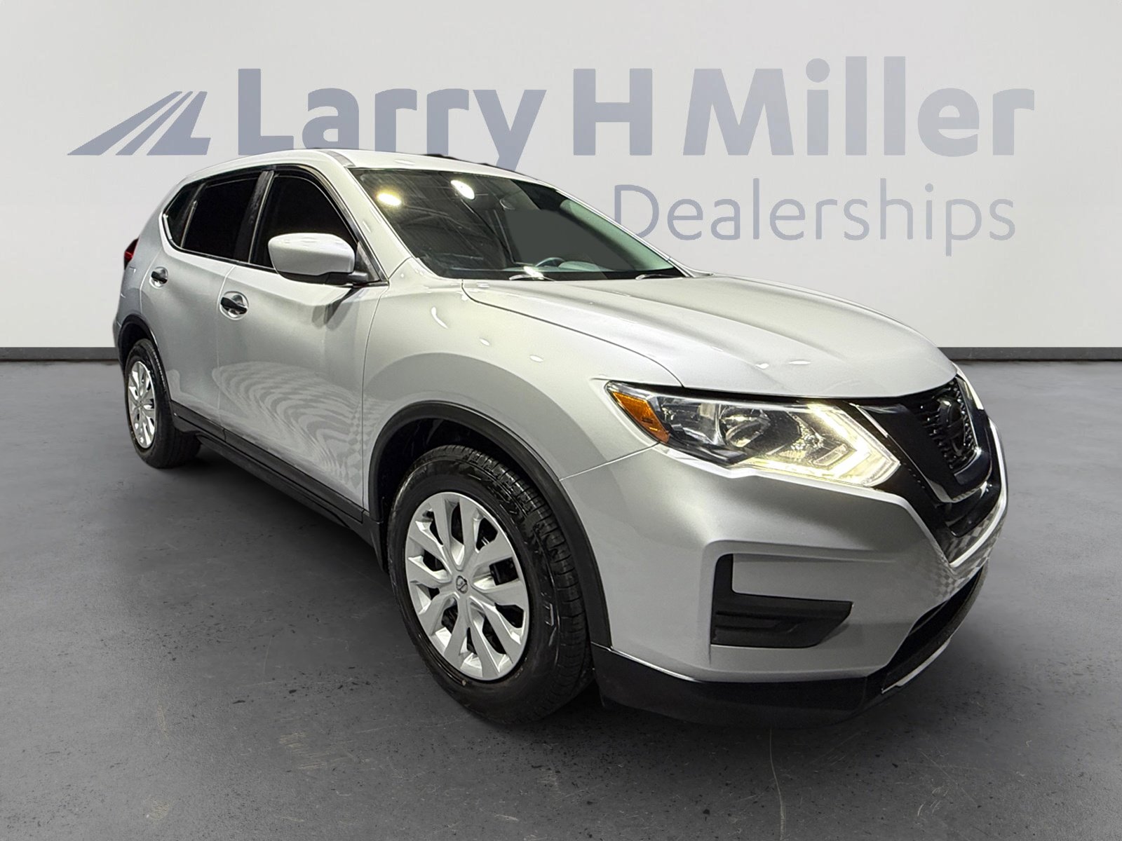 Used 2018 Nissan Rogue S FWD image 7