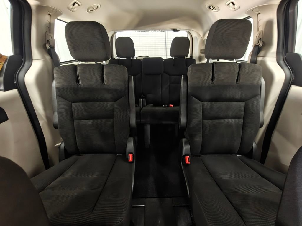 Used 2020 Dodge Grand Caravan SE image 18