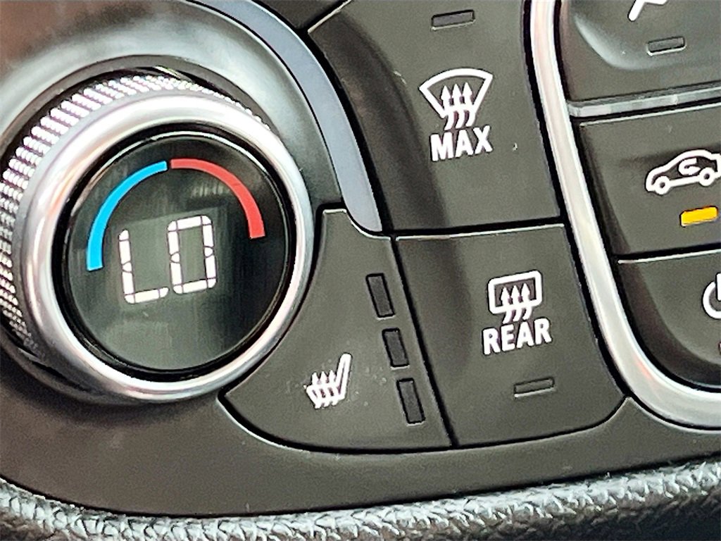 Used 2020 Chevrolet Equinox LT w/ Midnight Edition image 20