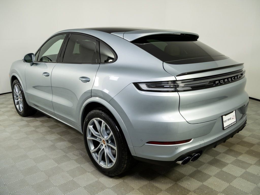 New 2026 Porsche Cayenne Base image 3