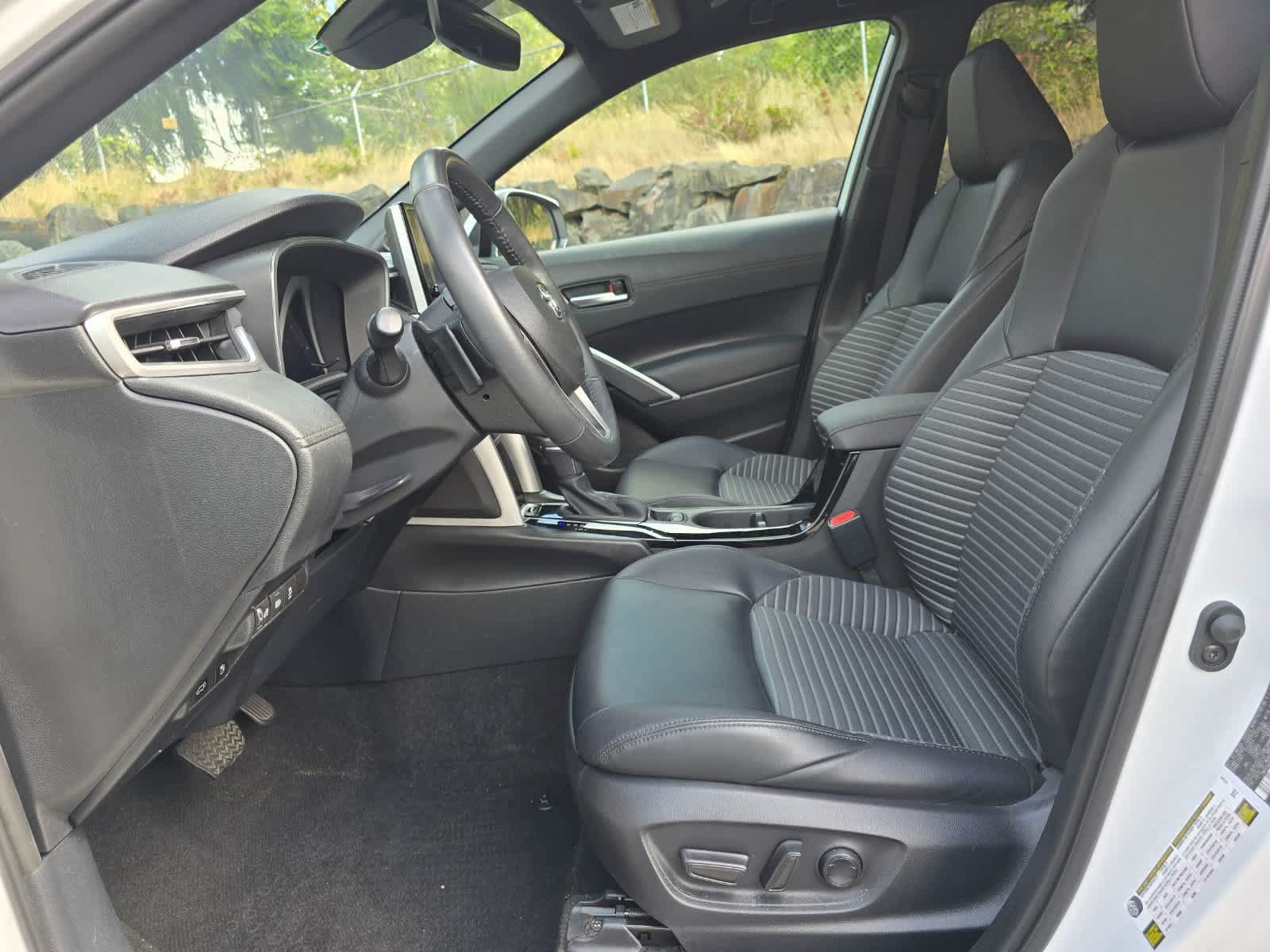 Used 2023 Toyota Corolla Cross AWD Hybrid w/ Convenience Package image 23