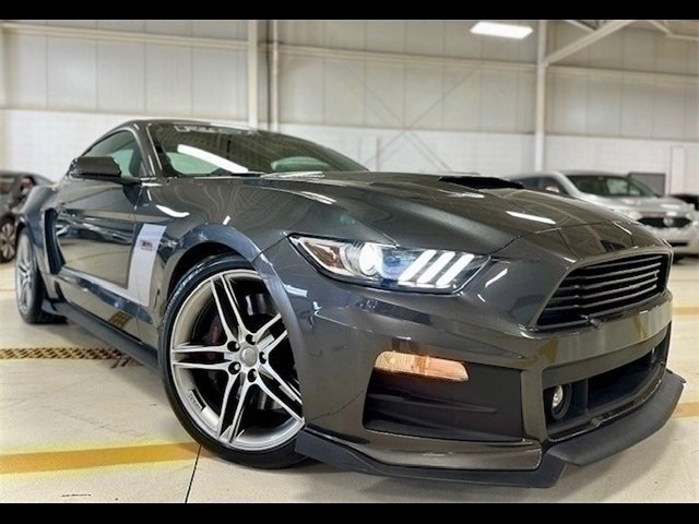 Used 2017 Ford Mustang GT Premium w/ GT Performance Package image 3