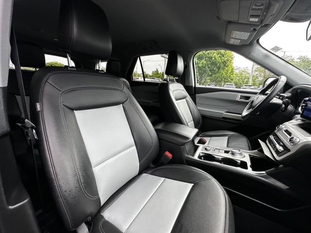 Used 2023 Ford Explorer XLT w/ Equipment Group 202A AWD/4WD image 35
