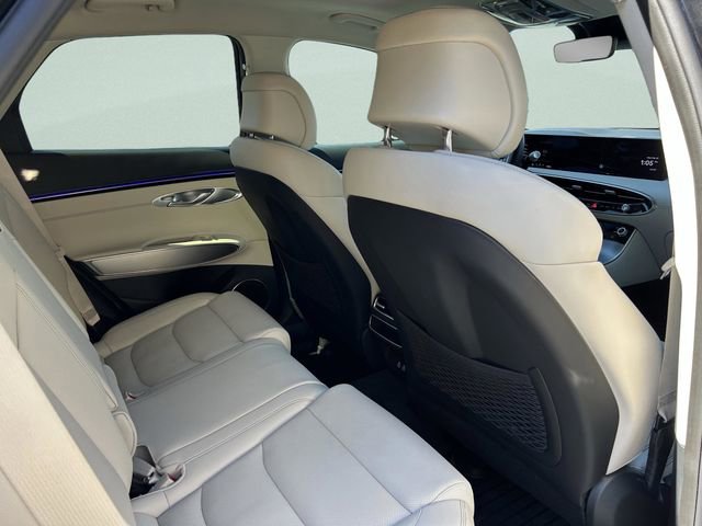 Used 2026 Genesis GV70 2.5T Select image 22