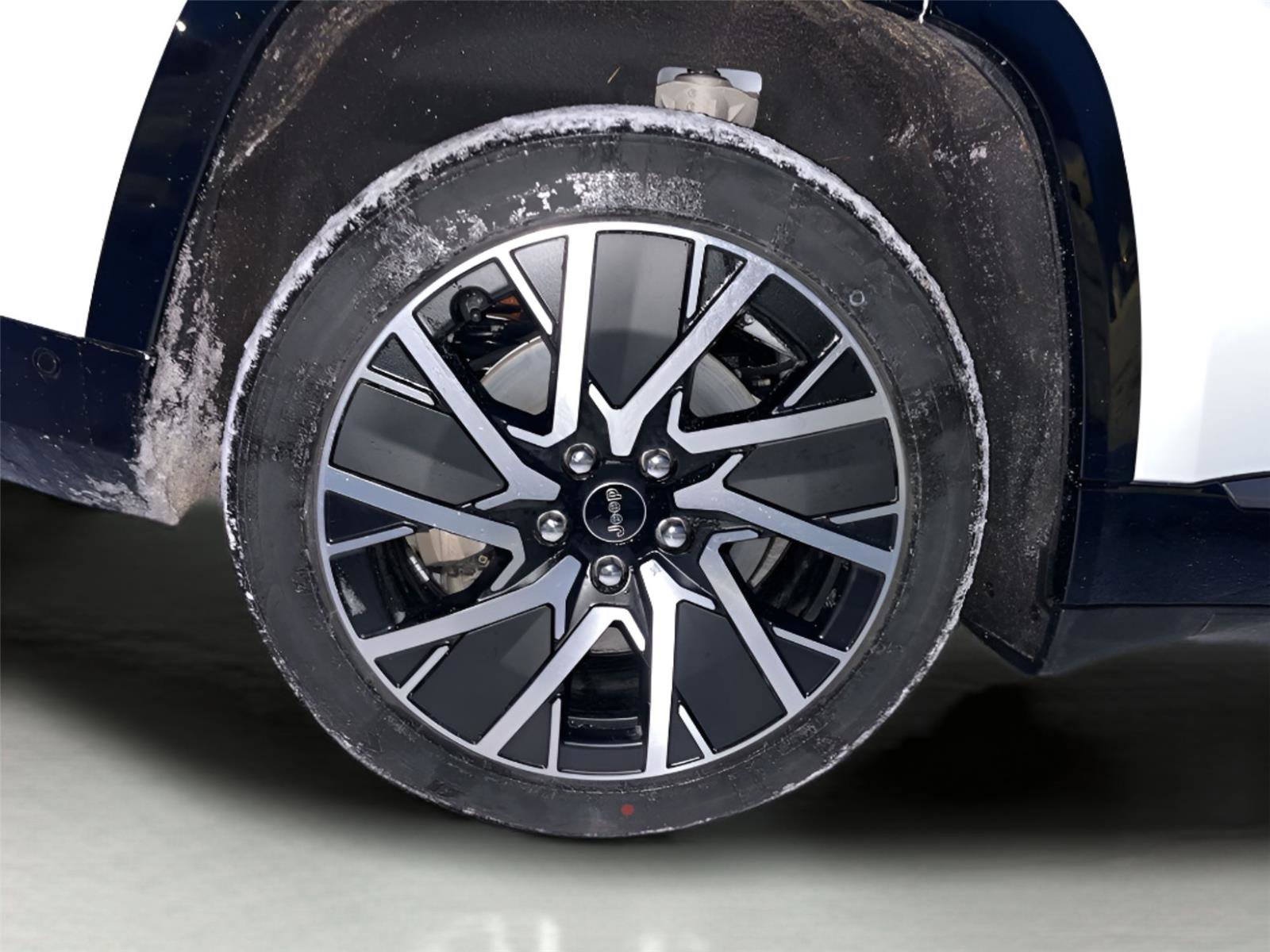 Used 2025 Jeep Wagoneer S Limited image 36