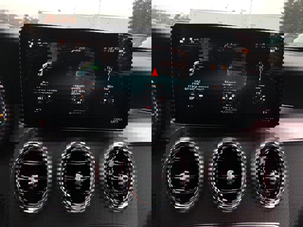 Used 2022 Mercedes-Benz GLC 300 4MATIC w/ Driver Assistance Package image 25