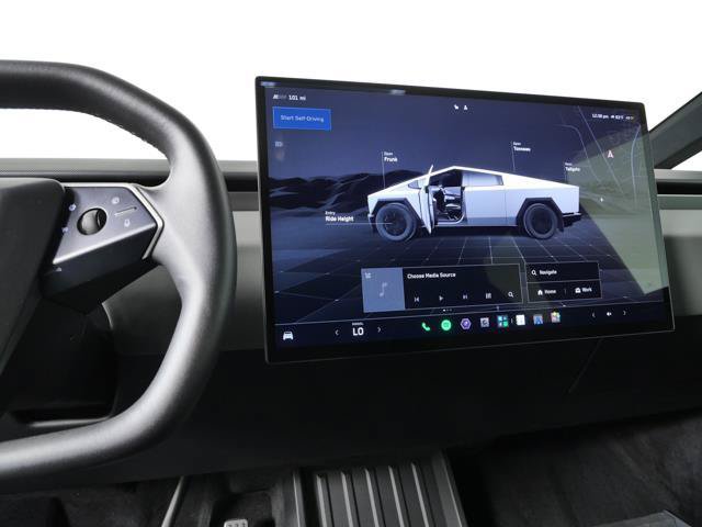 Used 2025 Tesla Cybertruck AWD Crew Cab image 19
