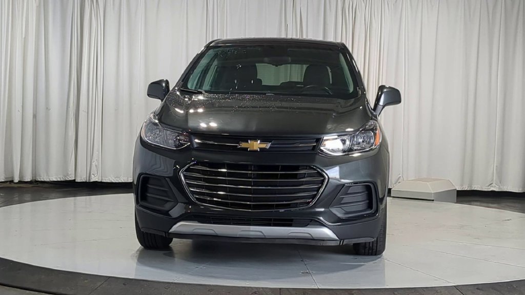 Used 2019 Chevrolet Trax LS w/ Tint and Cruise Package FWD image 4