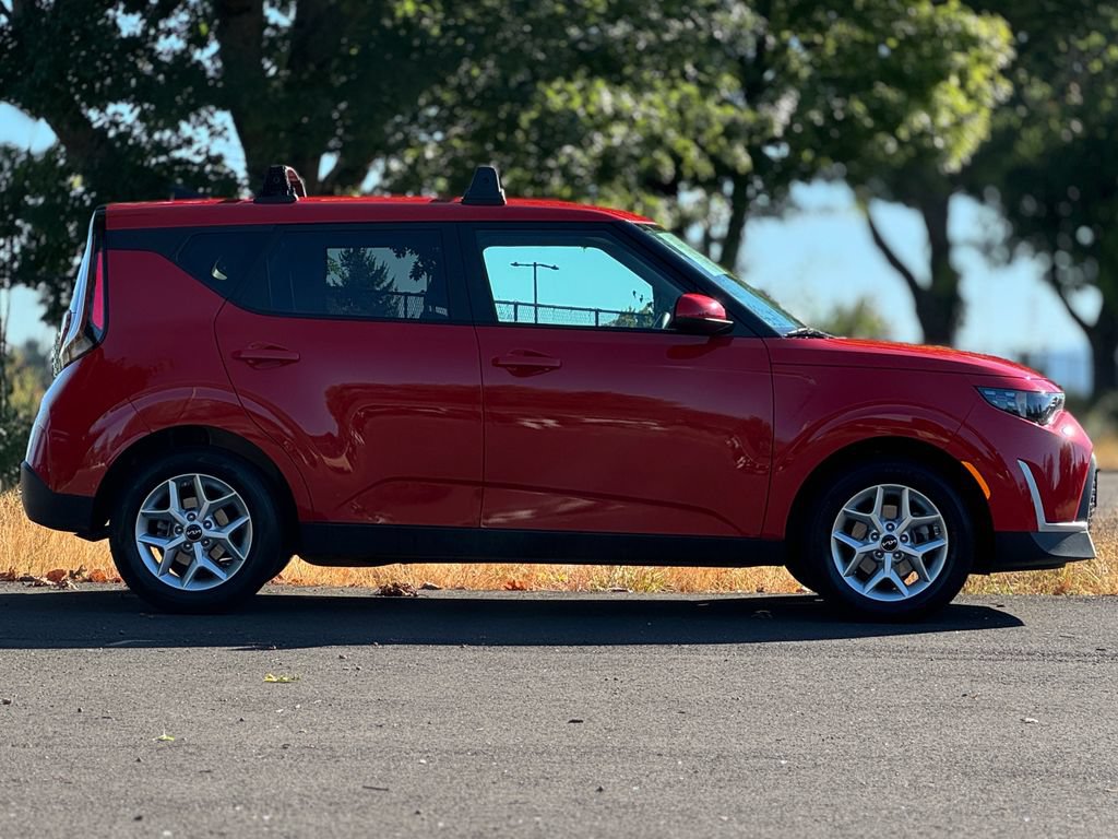 Used 2024 Kia Soul LX w/ Option Group 015 FWD image 8