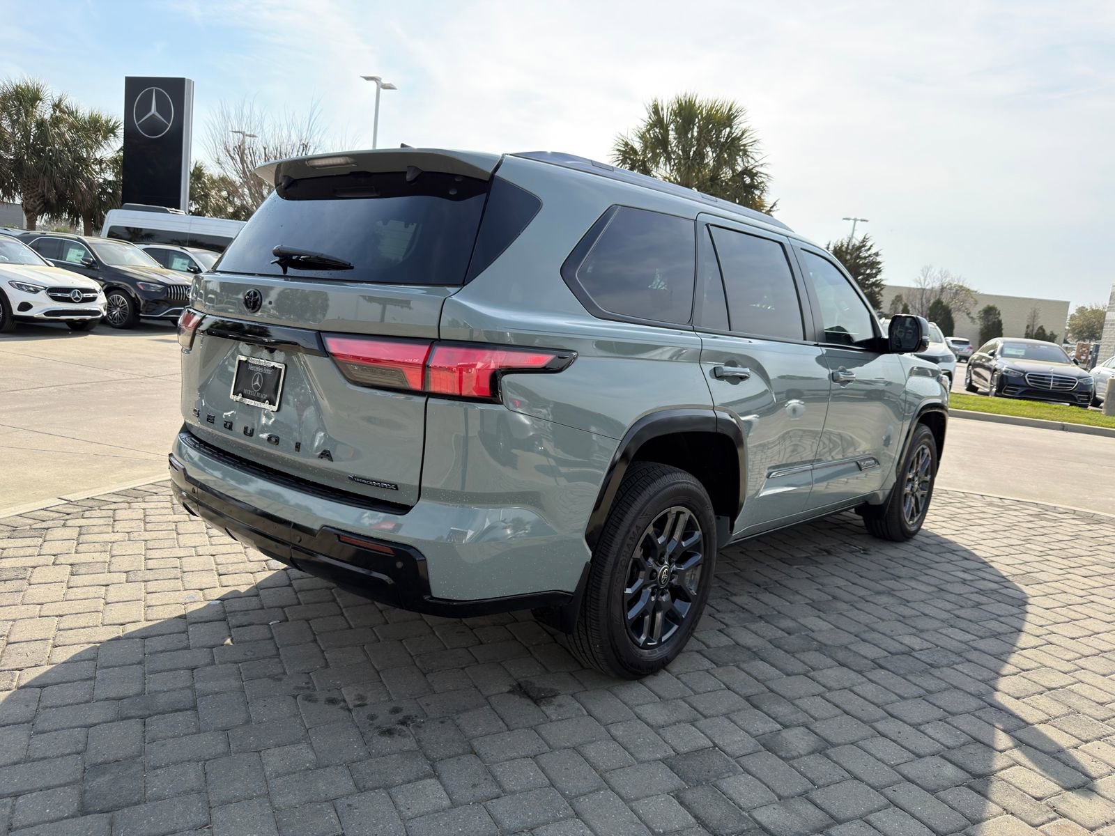 Used 2025 Toyota Sequoia Platinum image 9