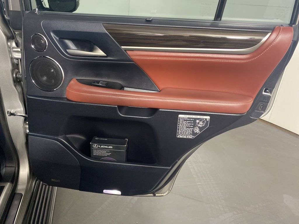 Used 2020 Lexus LX 570 4WD w/ Sport Package image 31
