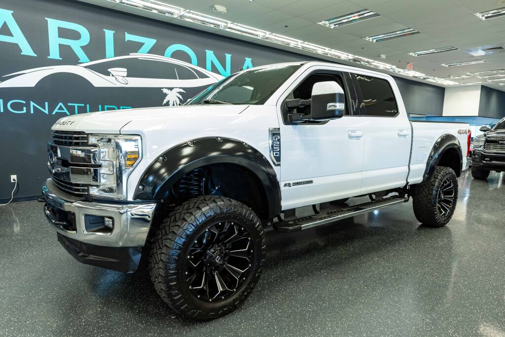 Used 2019 Ford F250 Lariat w/ Lariat Value Package image 2