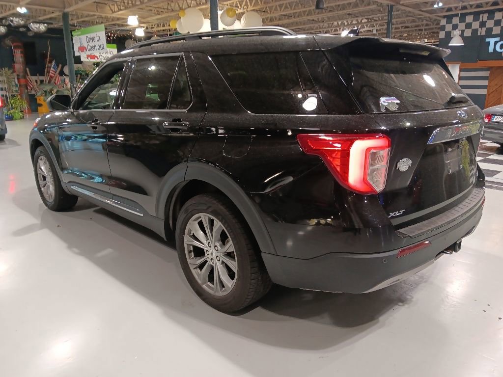 Used 2020 Ford Explorer XLT w/ Equipment Group 202A AWD/4WD image 8